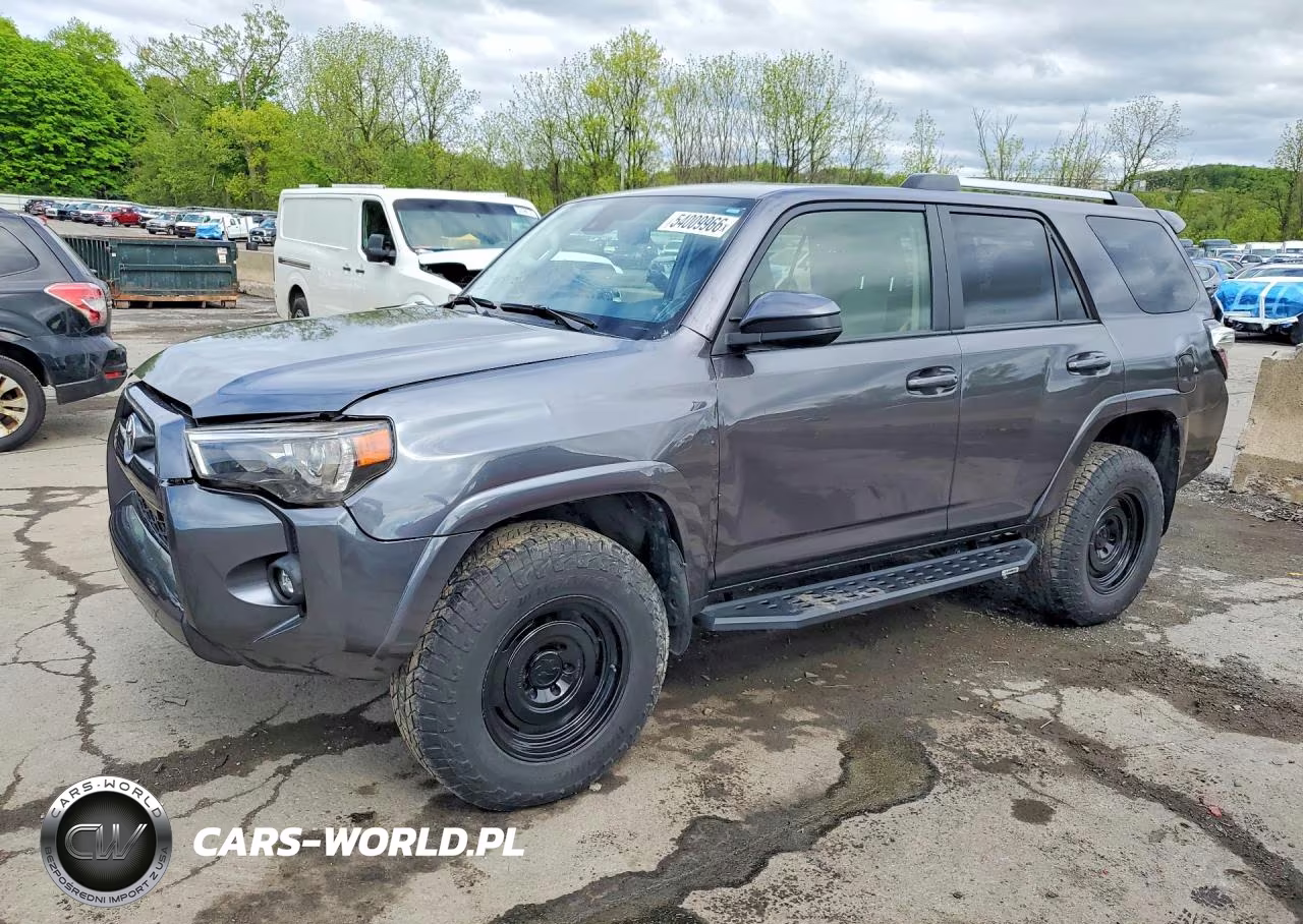 2023 Toyota 4Runner Se