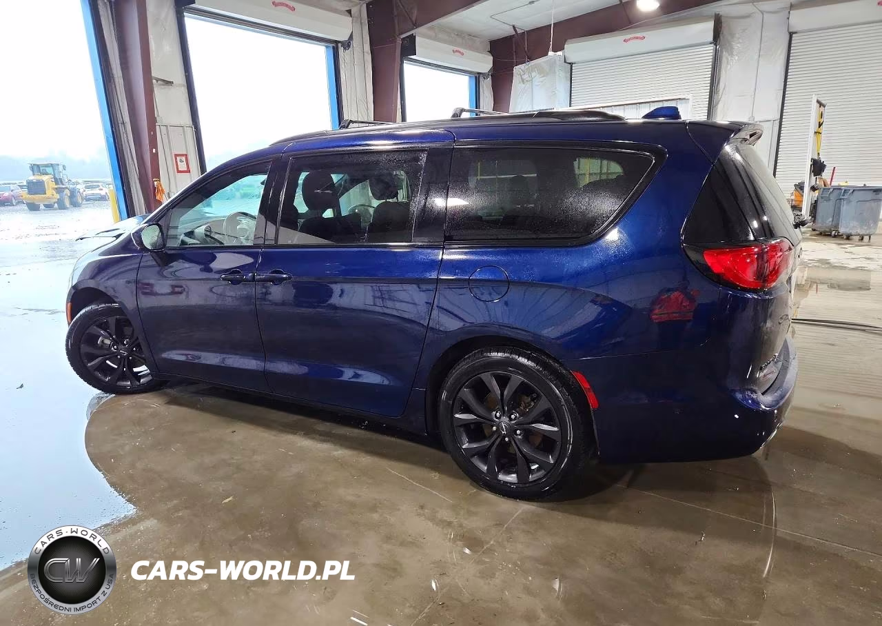 2019 Chrysler Pacifica Touring L Plus VIN:2C4RC1EG5KR643866 - 2