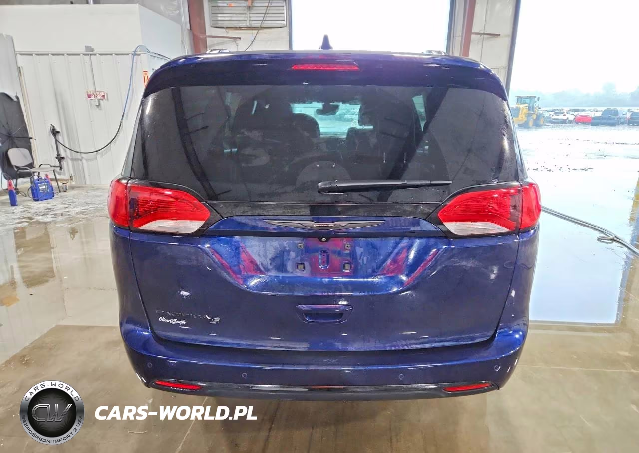 2019 Chrysler Pacifica Touring L Plus VIN:2C4RC1EG5KR643866 - 6
