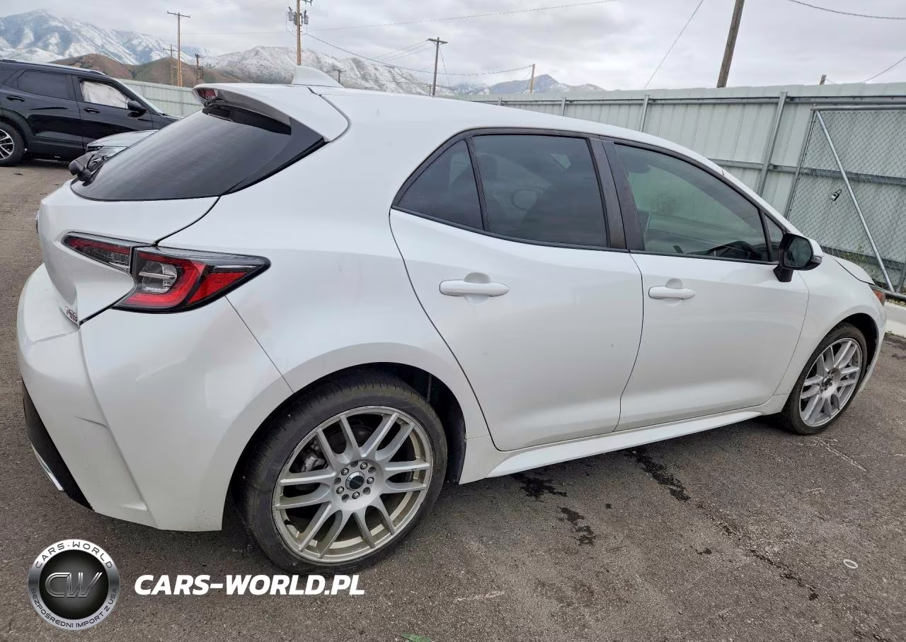 2021 Toyota Corolla Xse VIN:JTNA4MBE6M3131765 - 3