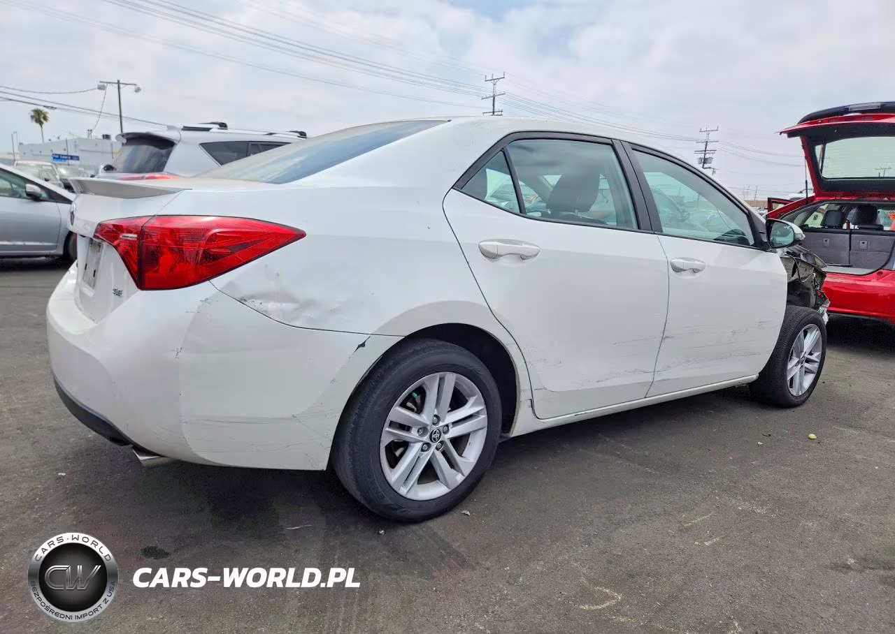 2018 Toyota Corolla Se VIN:5YFBURHE4JP757945 - 3