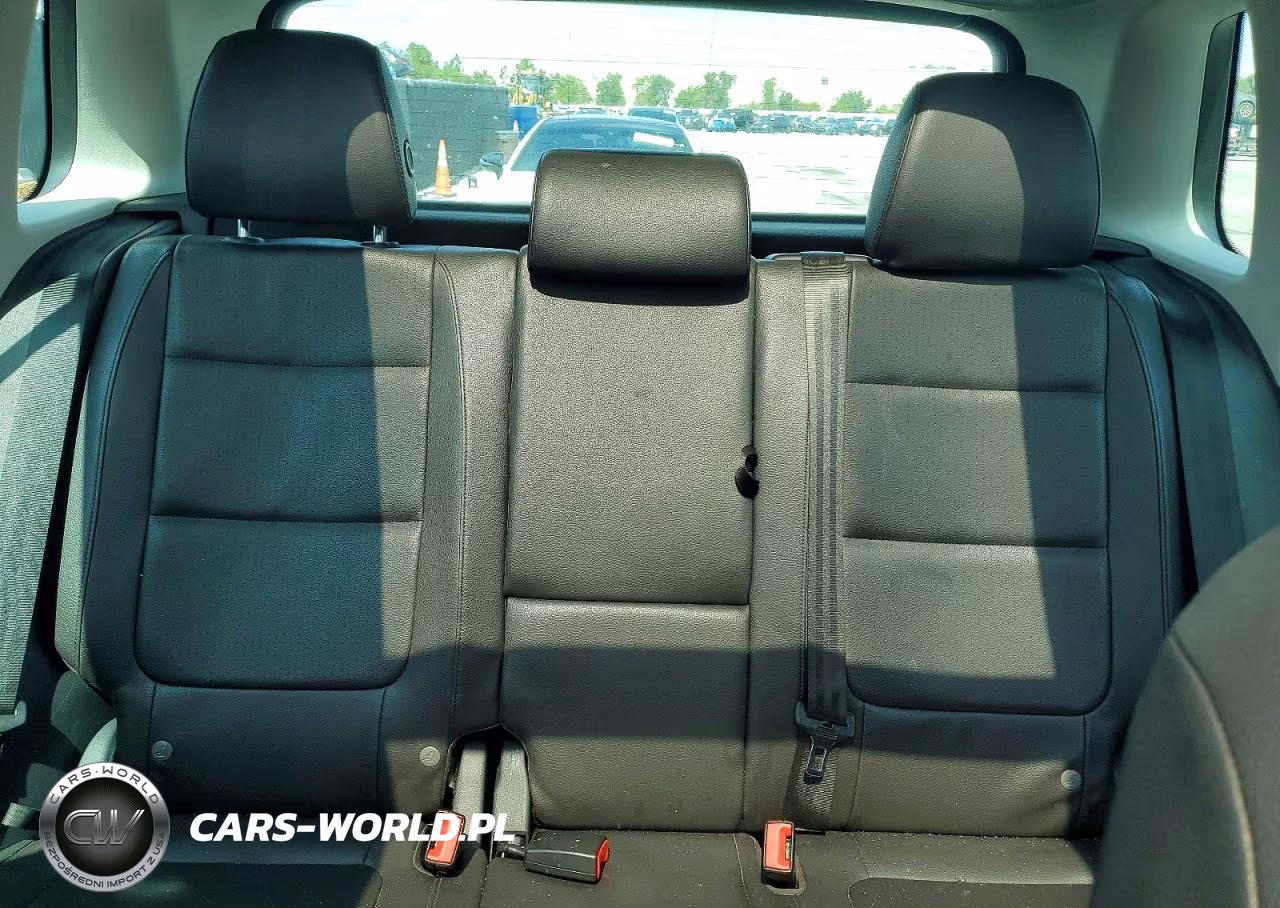 2015 Volkswagen Tiguan S VIN:WVGBV7AX2FW599130 - 10