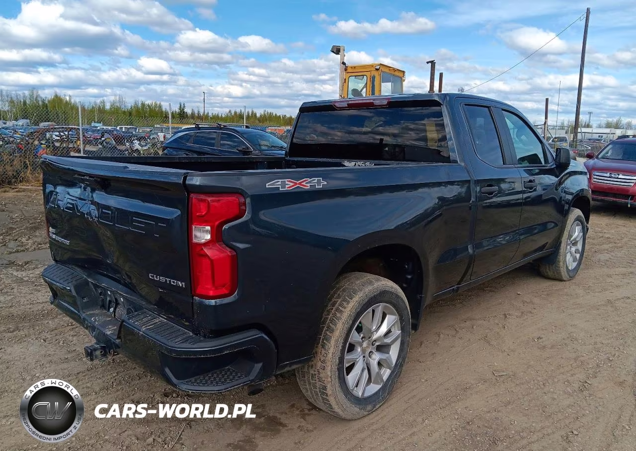 2021 Chevrolet Silverado K1500 Custom VIN:1GCRYBEK7MZ303199 - 3