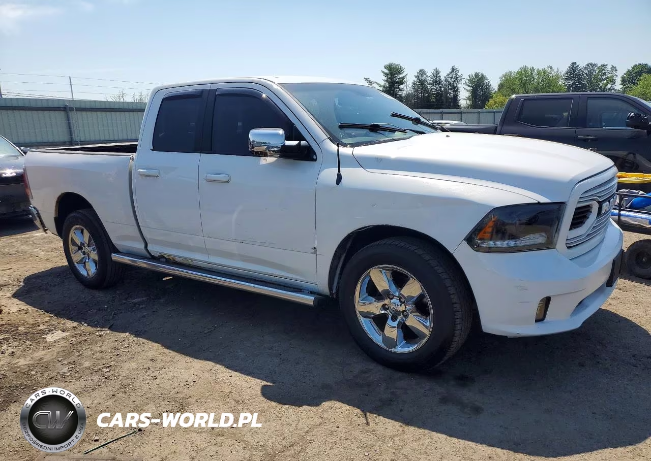 2013 Ram 1500 Laramie VIN:1C6RR7JT1DS658068 - 4