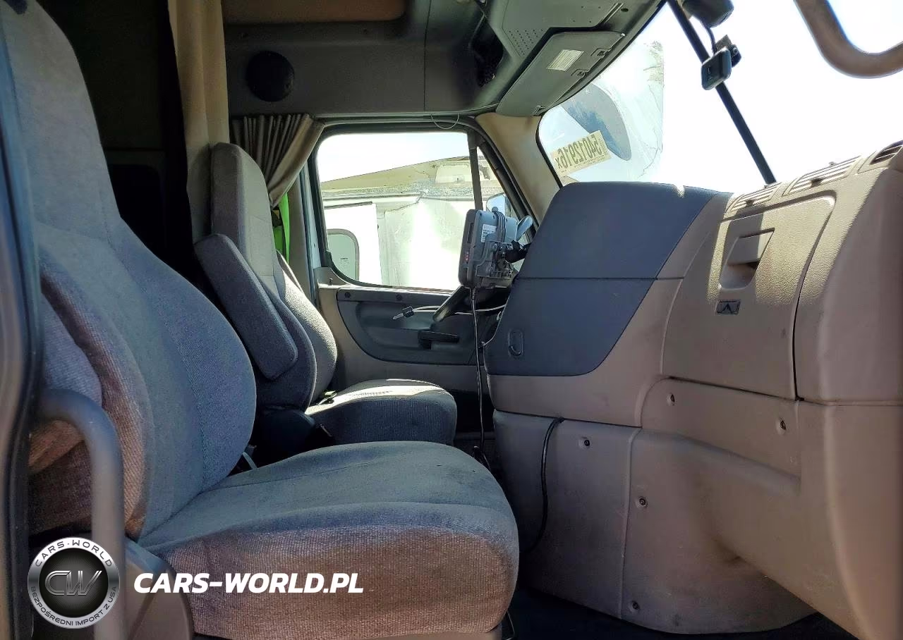2016 Freightliner Cascadia 125 VIN:3AKJGLDR8GSGZ1832 - 5