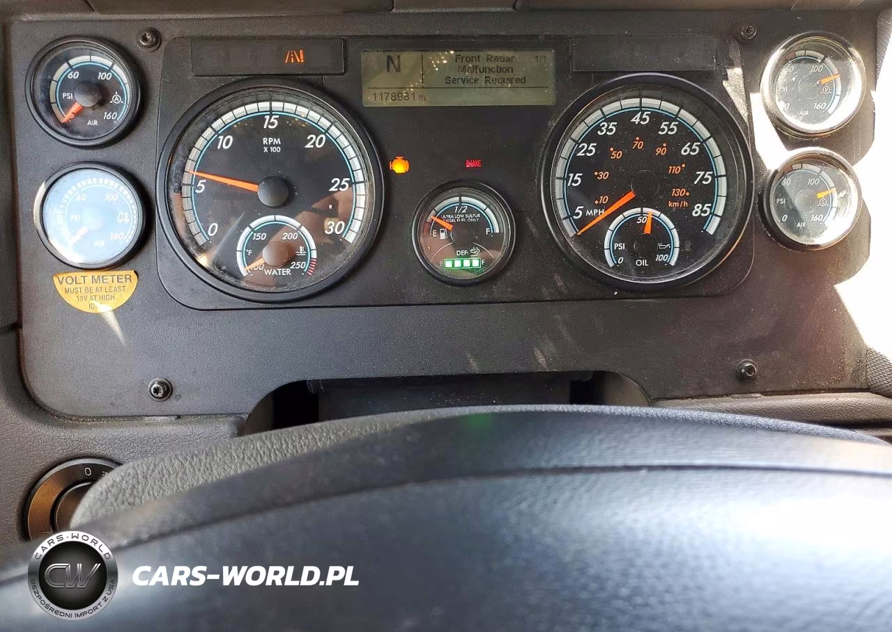 2016 Freightliner Cascadia 125 VIN:3AKJGLDR8GSGZ1832 - 8