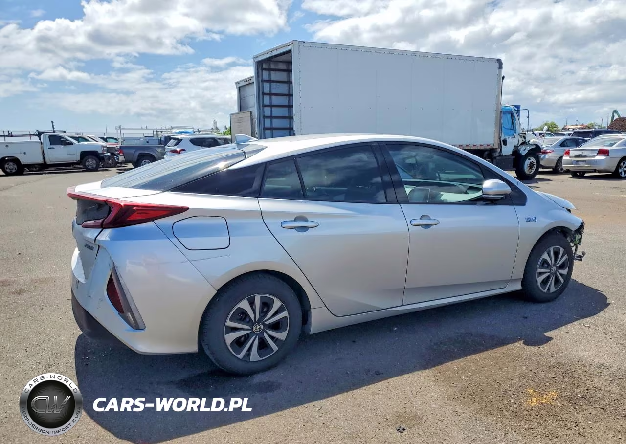 2017 Toyota Prius Prime Plus VIN:JTDKARFP5H3044133 - 3