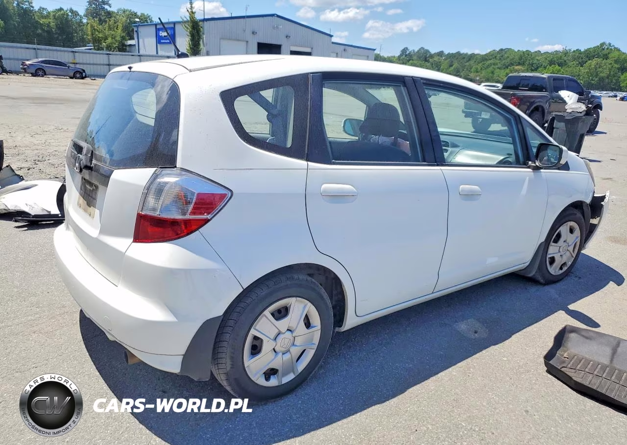 2012 Honda Fit VIN:JHMGE8H36CC035687 - 3