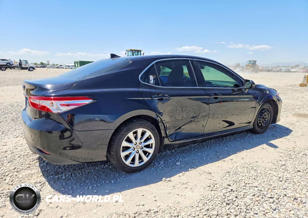 2020 Toyota Camry Le VIN:4T1C11AK4LU995794 - 3