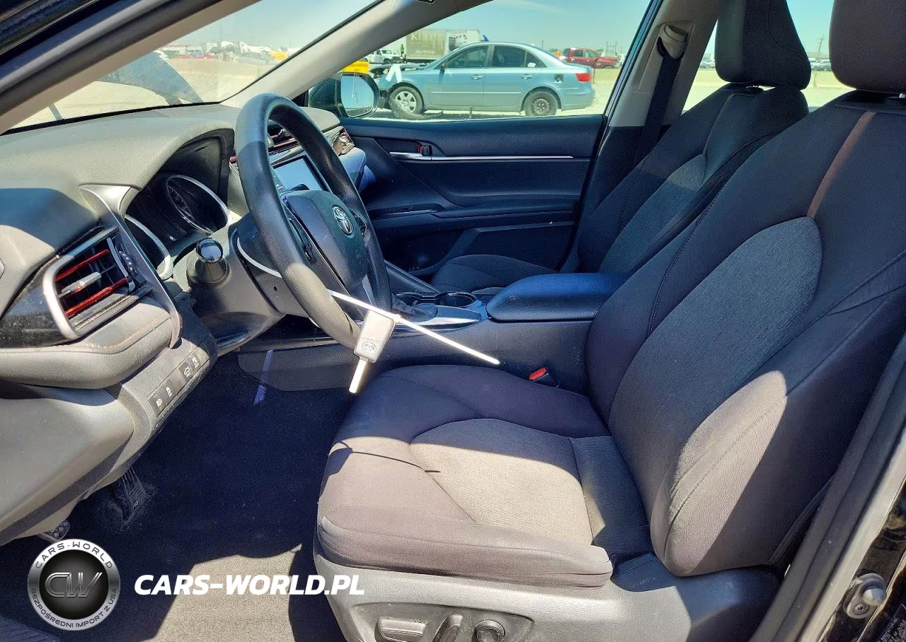 2020 Toyota Camry Le VIN:4T1C11AK4LU995794 - 7