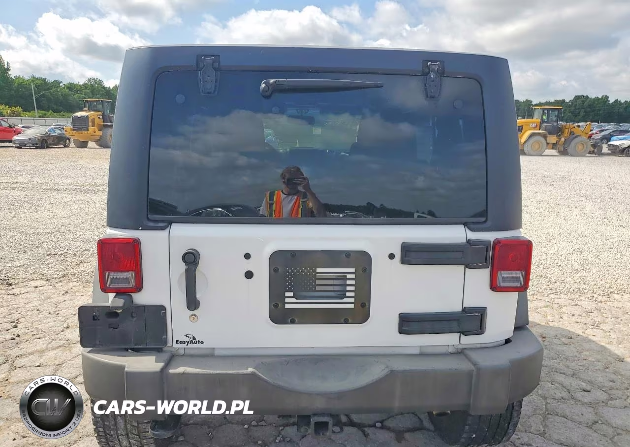 2014 Jeep Wrangler Unlimited Sport VIN:1C4BJWDG8EL149407 - 6