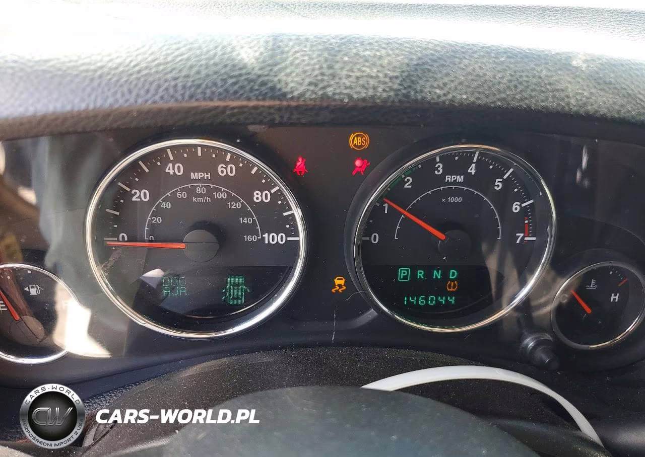 2014 Jeep Wrangler Unlimited Sport VIN:1C4BJWDG8EL149407 - 9