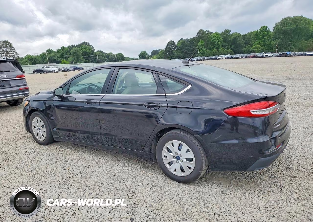 2019 Ford Fusion S VIN:3FA6P0G78KR160984 - 2