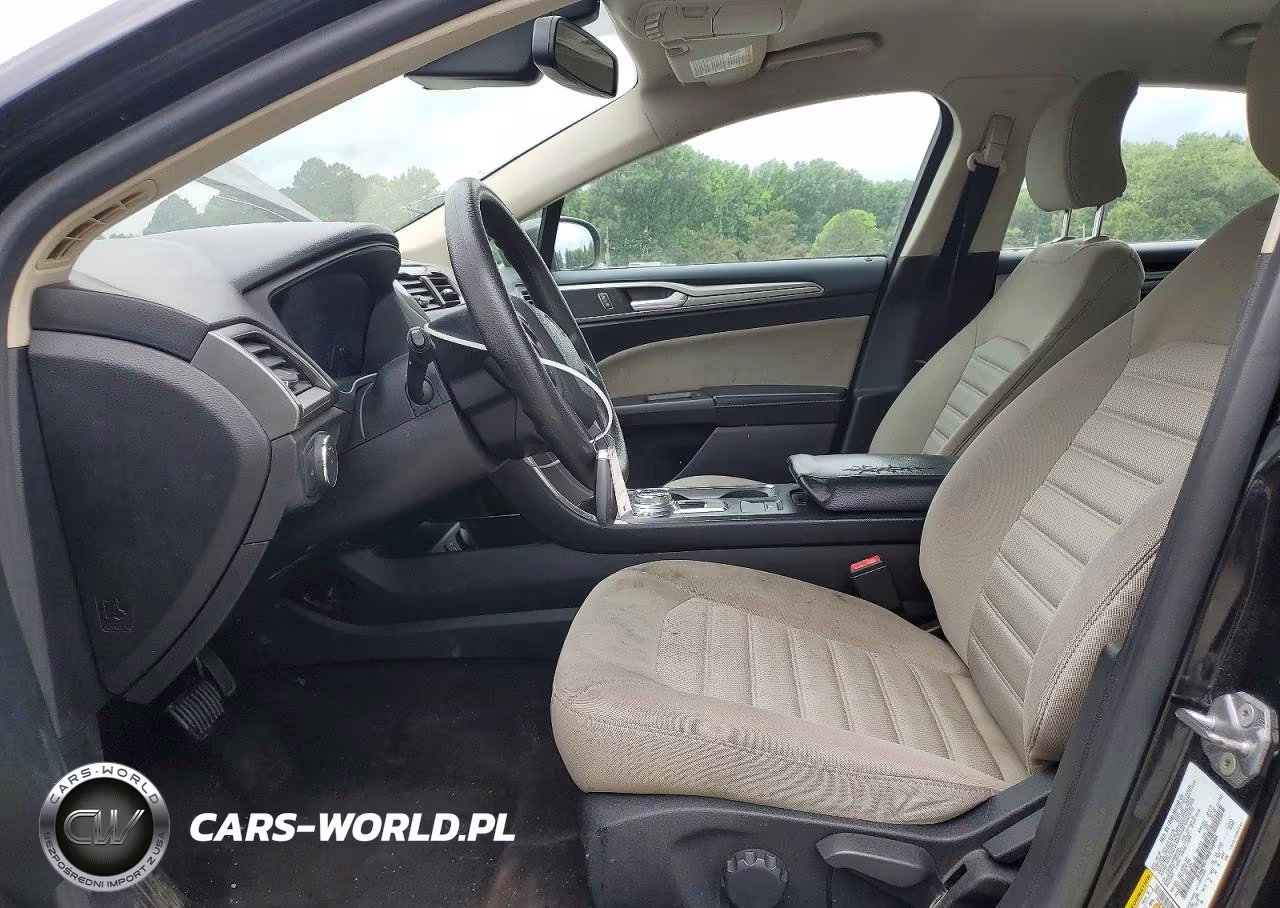 2019 Ford Fusion S VIN:3FA6P0G78KR160984 - 7