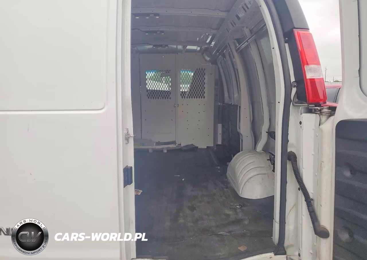 2022 GMC Savana 2500 Cargo Delivery Van VIN:1GTW7AF76N1240543 - 10