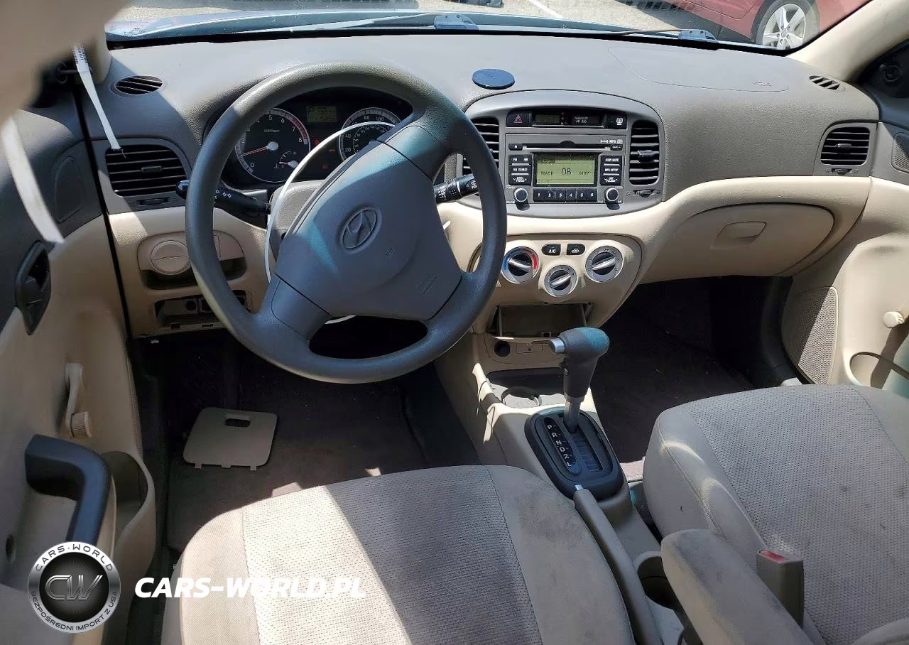 2008 Hyundai Accent Gls VIN:KMHCN46C18U242707 - 8