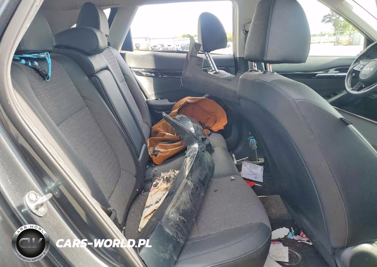 2023 Kia Seltos S VIN:KNDEUCAA7P7460003 - 11