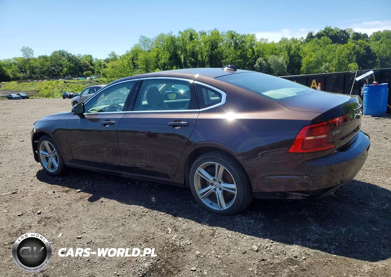 2018 Volvo S90 T5 Momentum VIN:LVY982MK1JP026745 - 2