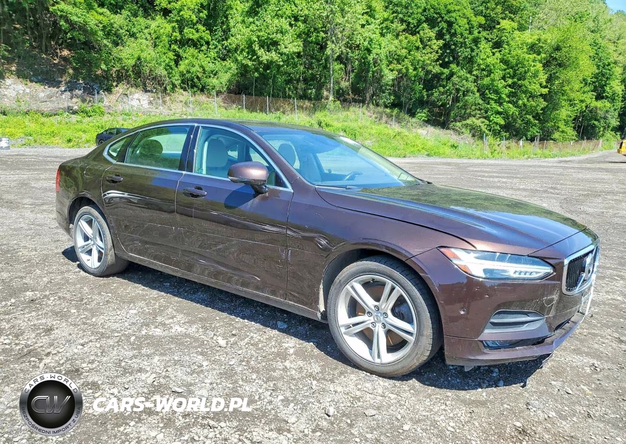 2018 Volvo S90 T5 Momentum VIN:LVY982MK1JP026745 - 4