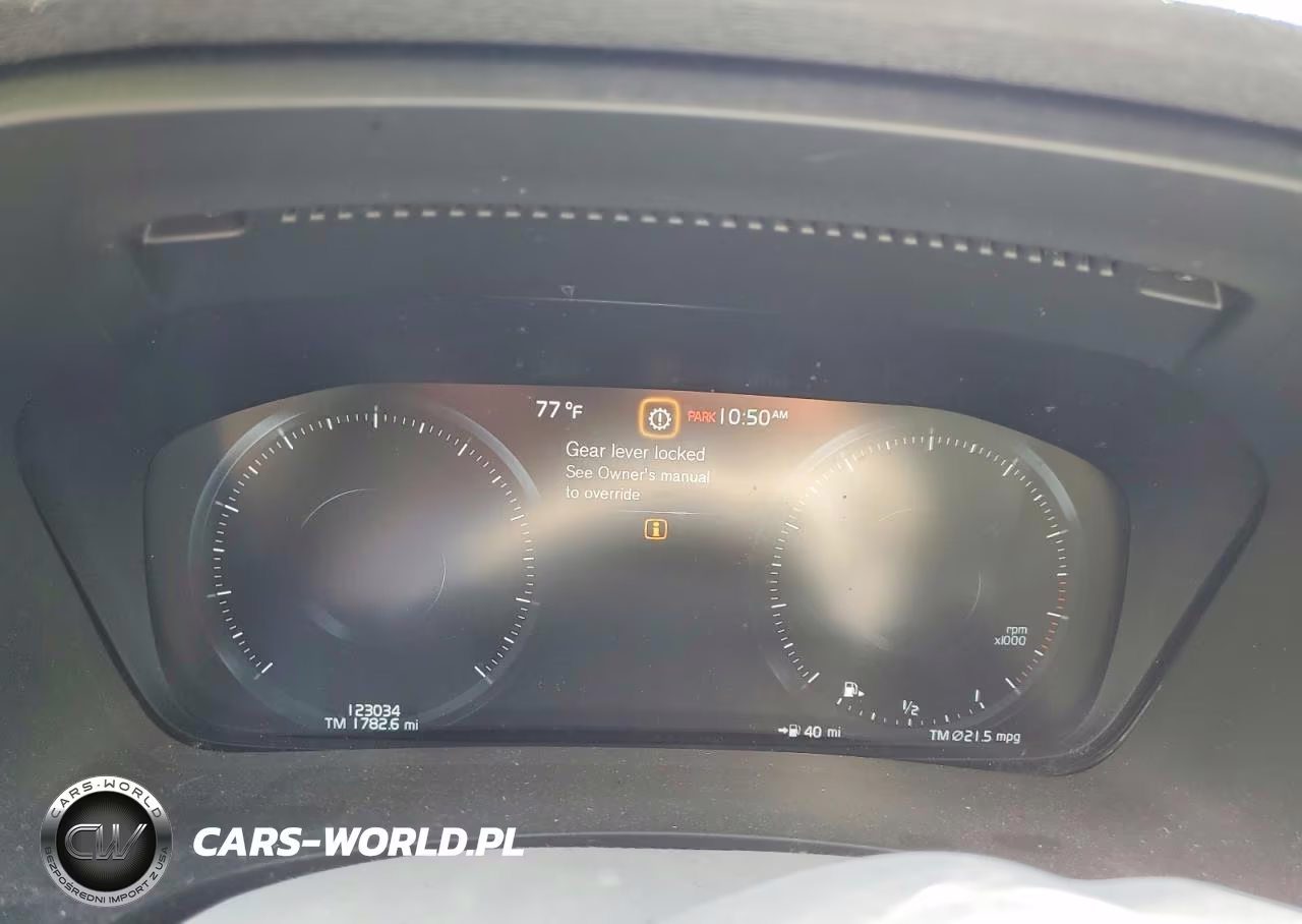 2018 Volvo S90 T5 Momentum VIN:LVY982MK1JP026745 - 9