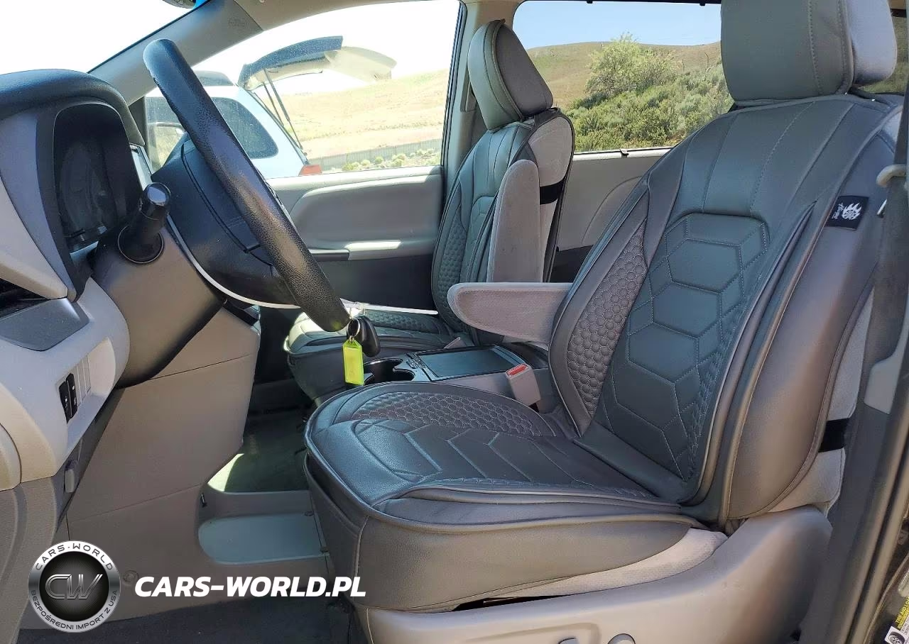 2017 Toyota Sienna Le VIN:5TDJZ3DC0HS151817 - 7