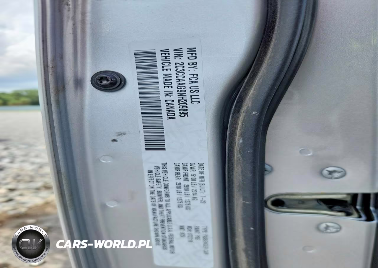 2022 Chrysler 300 Touring VIN:2C3CCAAG9NH209895 - 13