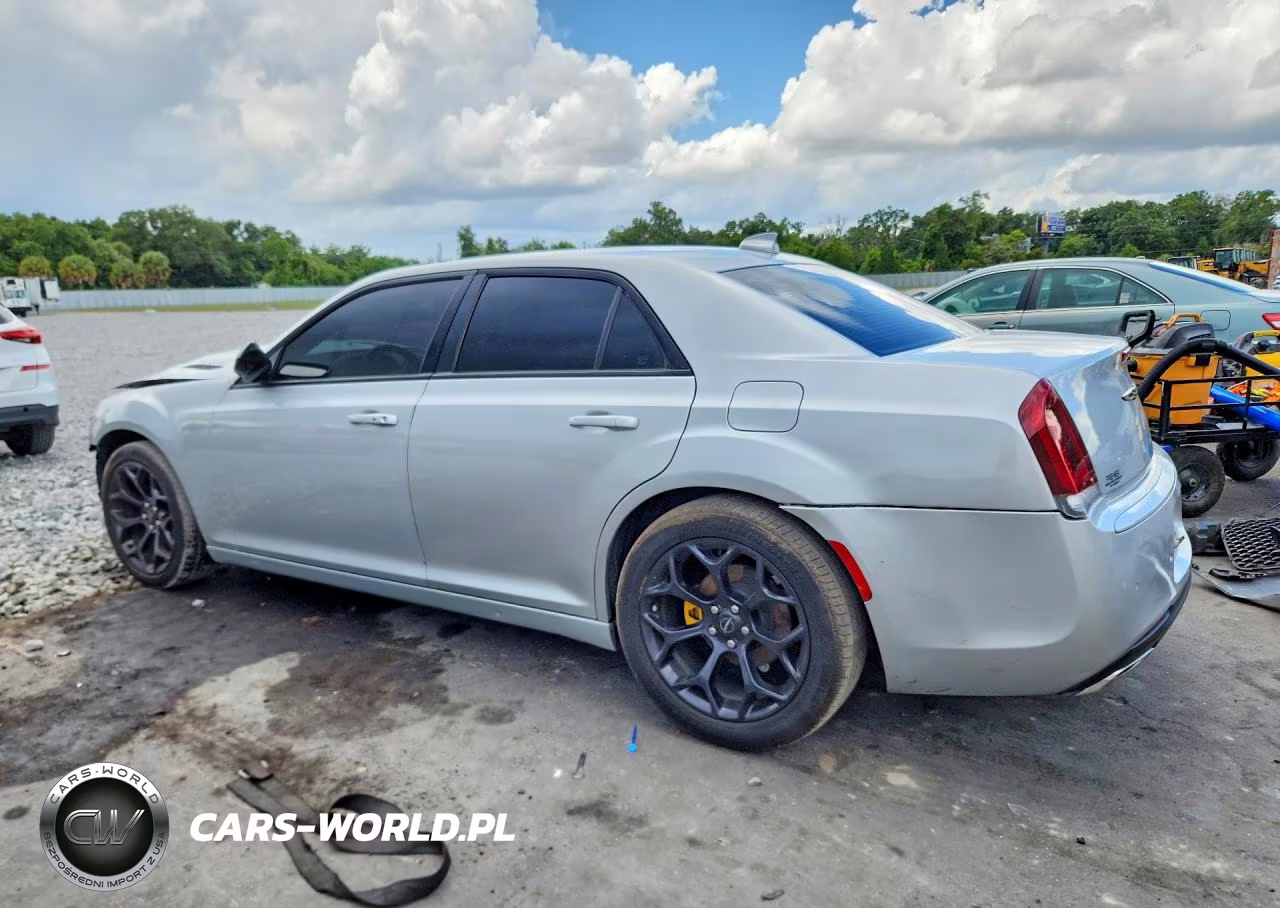 2022 Chrysler 300 Touring VIN:2C3CCAAG9NH209895 - 2