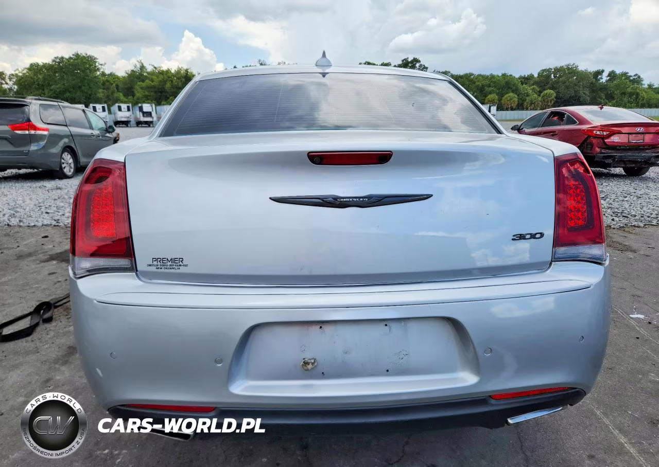 2022 Chrysler 300 Touring VIN:2C3CCAAG9NH209895 - 6