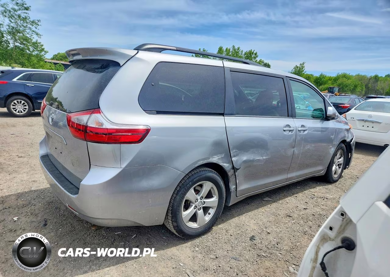2017 Toyota Sienna Le VIN:5TDKZ3DC7HS875654 - 3