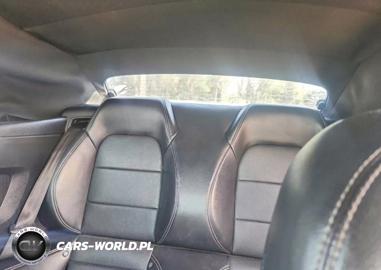 2018 Ford Mustang VIN:1FATP8UH2J5133277 - 10