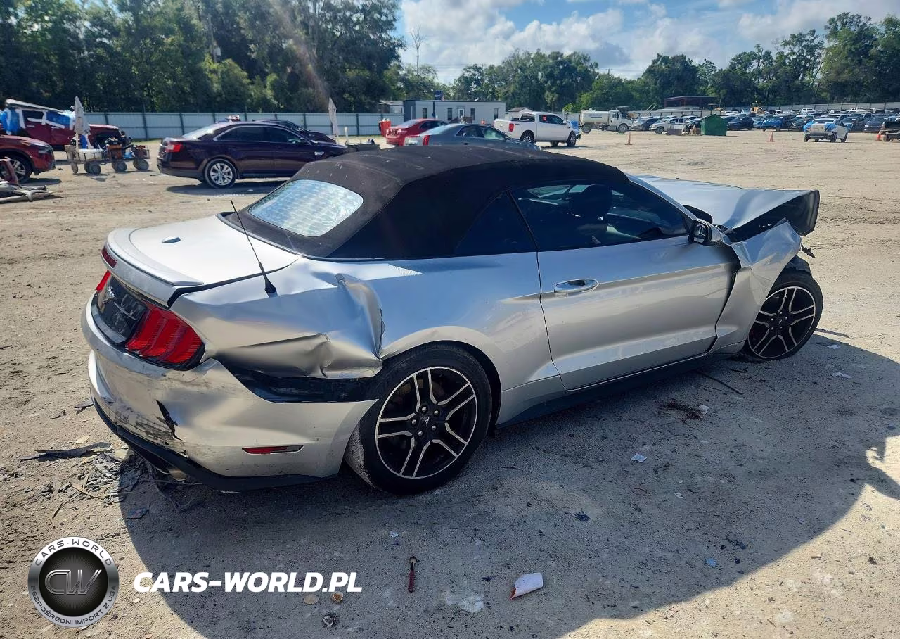 2018 Ford Mustang VIN:1FATP8UH2J5133277 - 3
