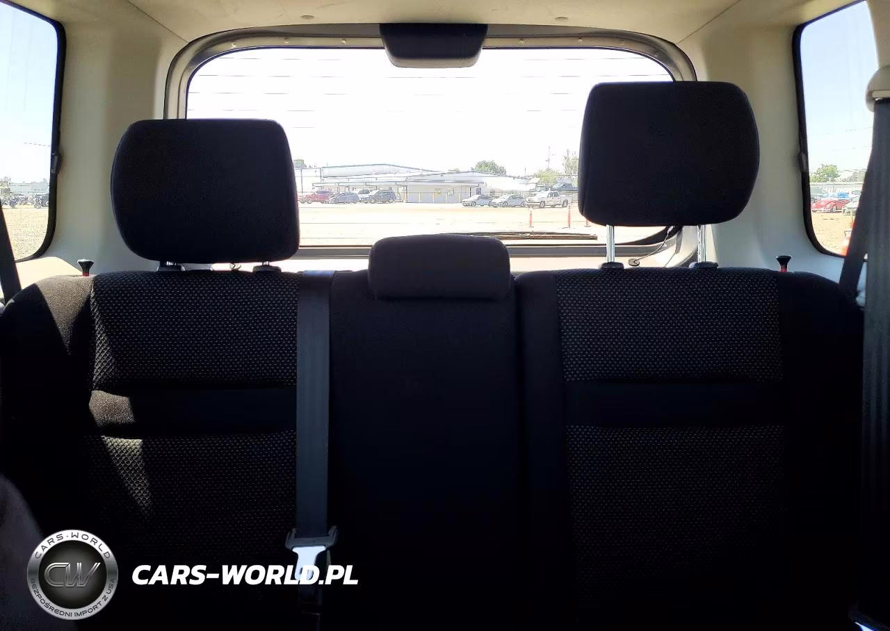 2005 Toyota Scion Xb VIN:JTLKT324550209537 - 10