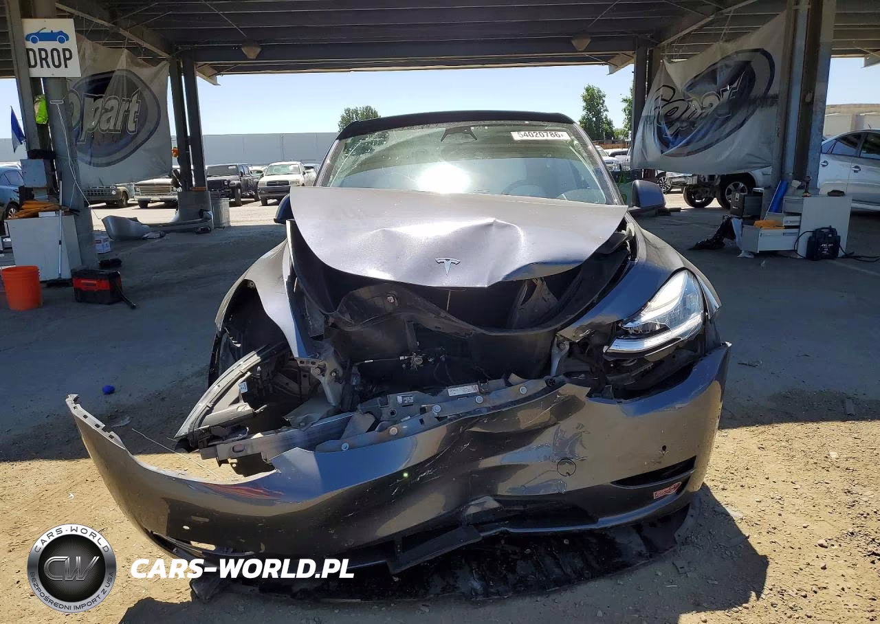 2020 Tesla Model Y VIN:5YJYGDEE3LF014510 - 5