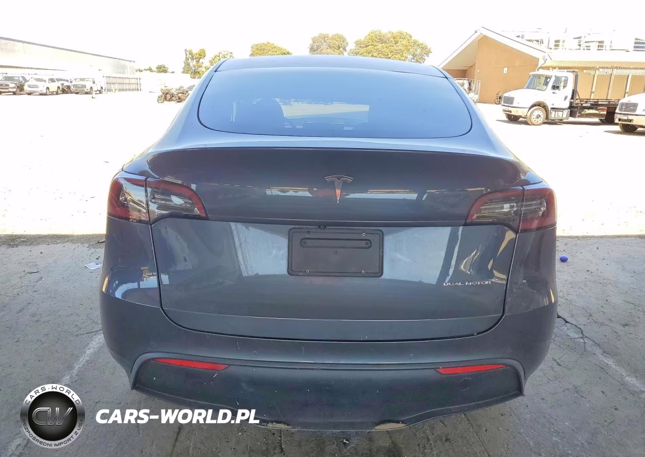 2020 Tesla Model Y VIN:5YJYGDEE3LF014510 - 6