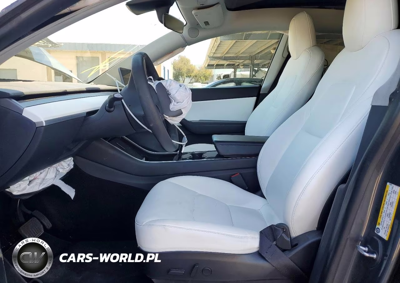 2020 Tesla Model Y VIN:5YJYGDEE3LF014510 - 7