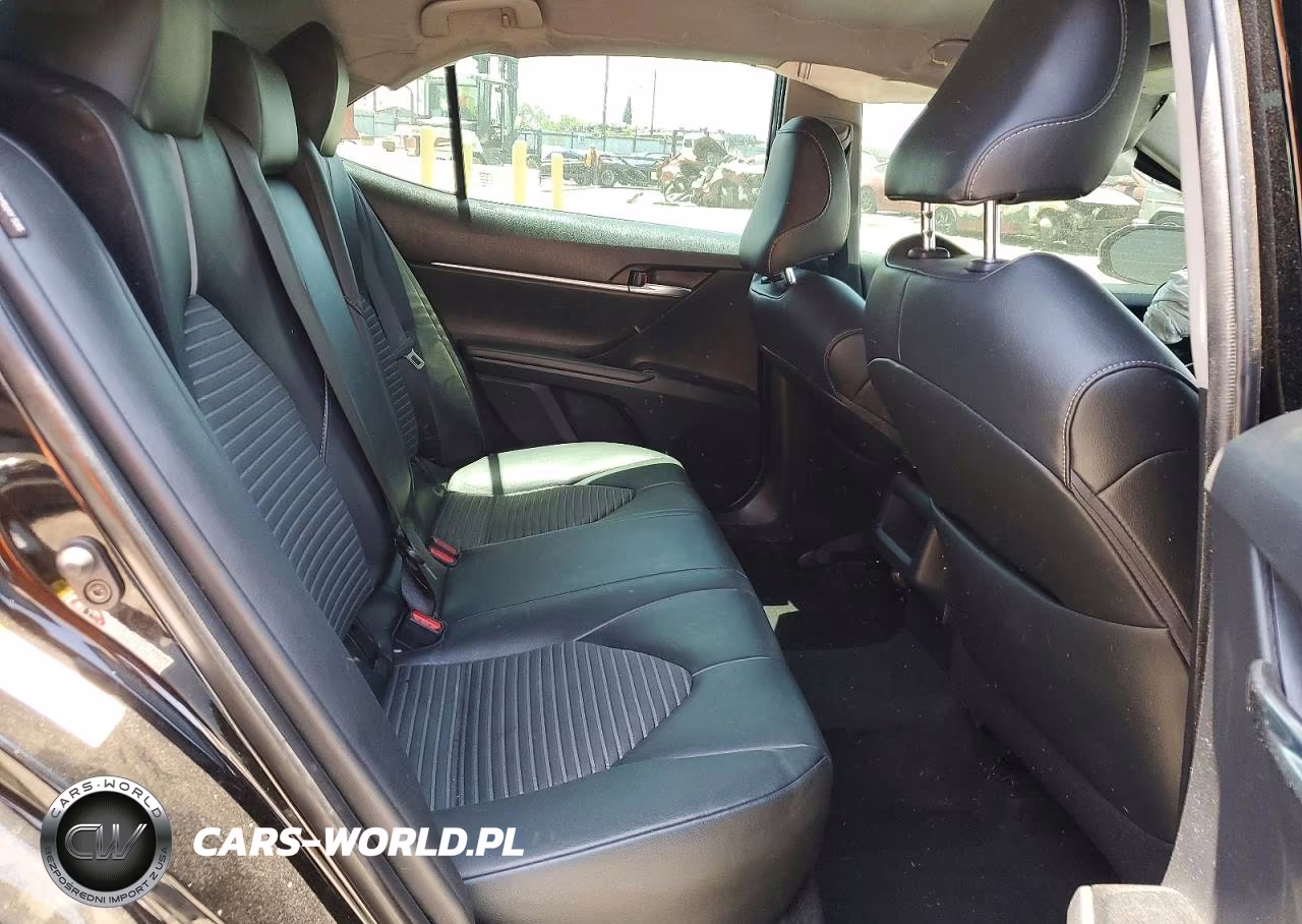 2019 Toyota Camry Se VIN:4T1B11HK7KU689043 - 10