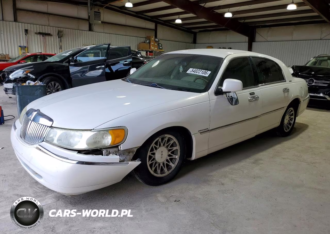 2002 Lincoln Town Car Signature
