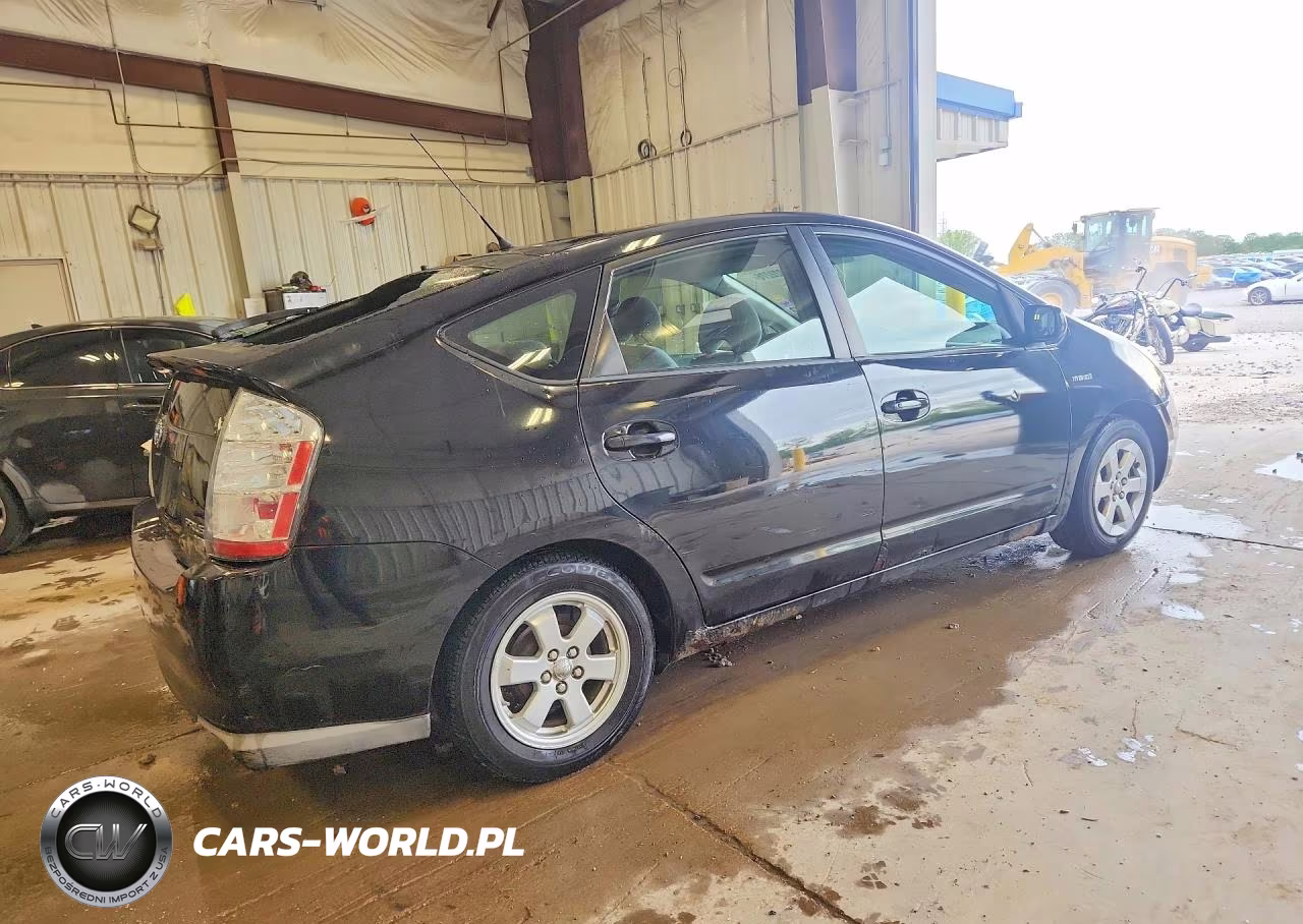 2008 Toyota Prius Base VIN:JTDKB20UX87817173 - 3