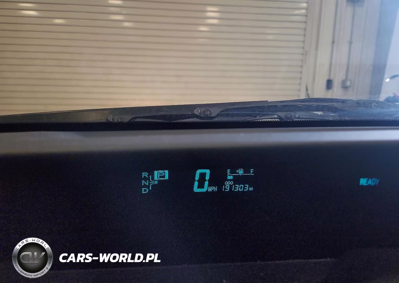 2008 Toyota Prius Base VIN:JTDKB20UX87817173 - 9