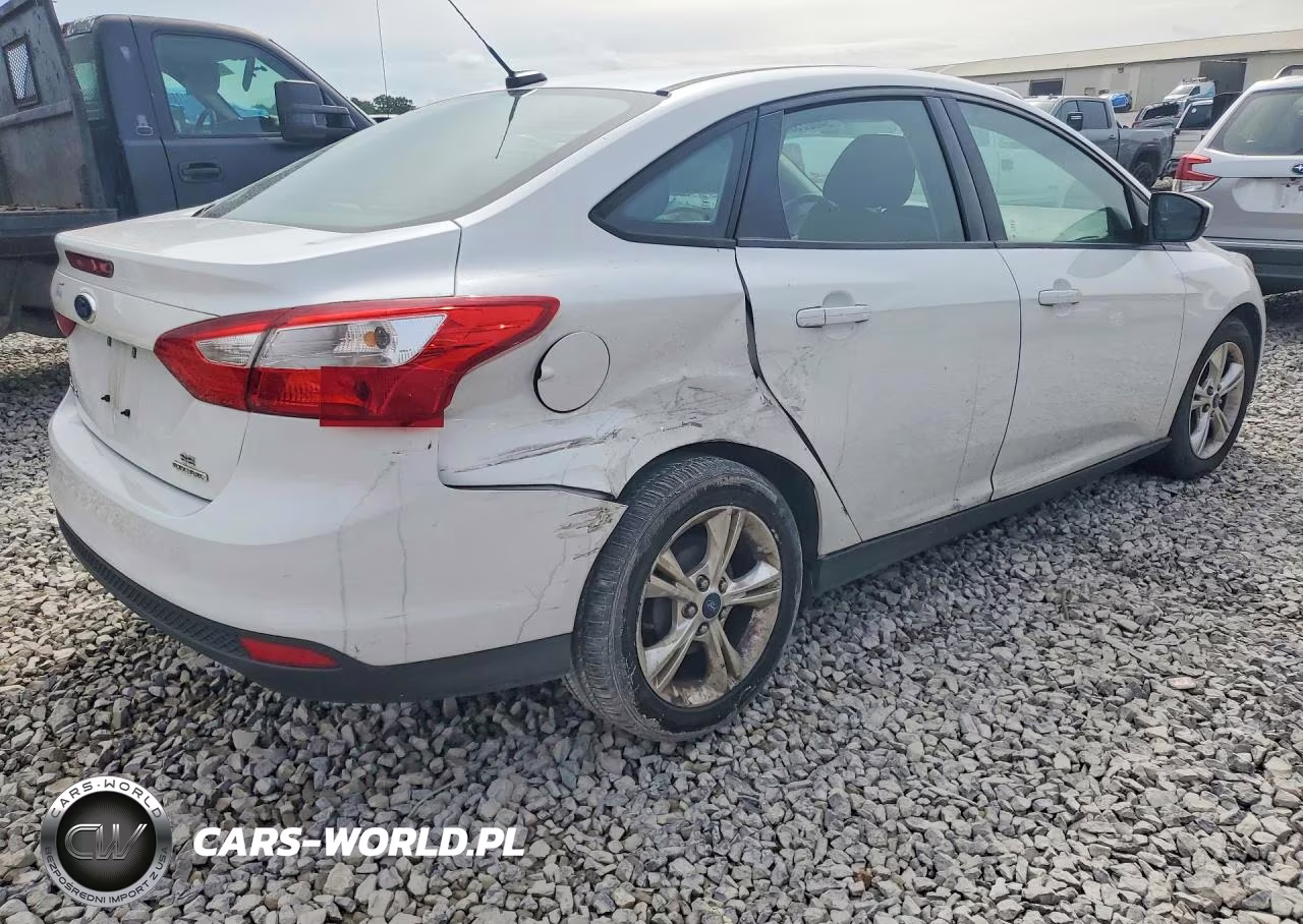 2014 Ford Focus Se VIN:1FADP3F23EL130986 - 3