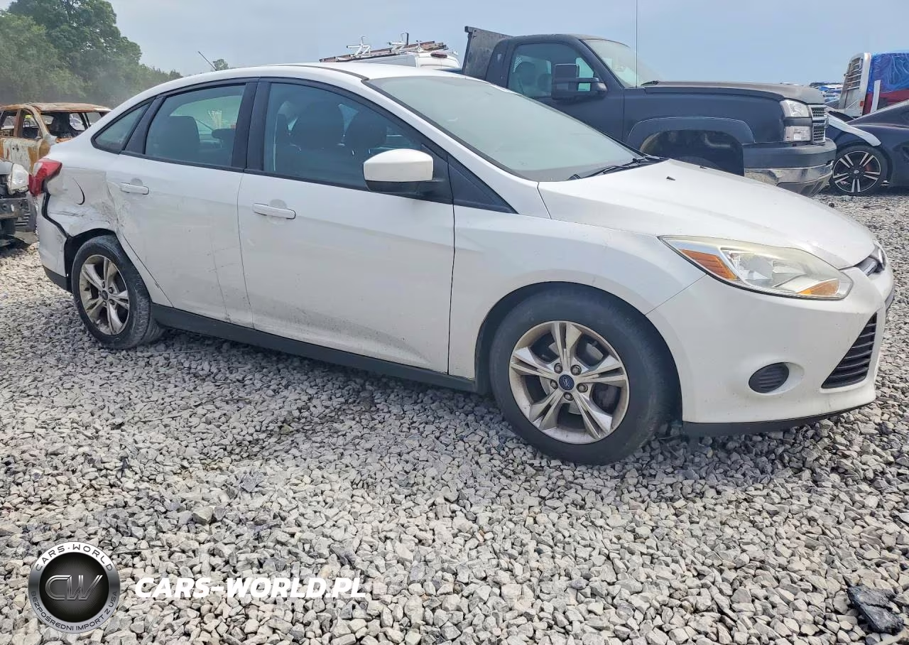 2014 Ford Focus Se VIN:1FADP3F23EL130986 - 4
