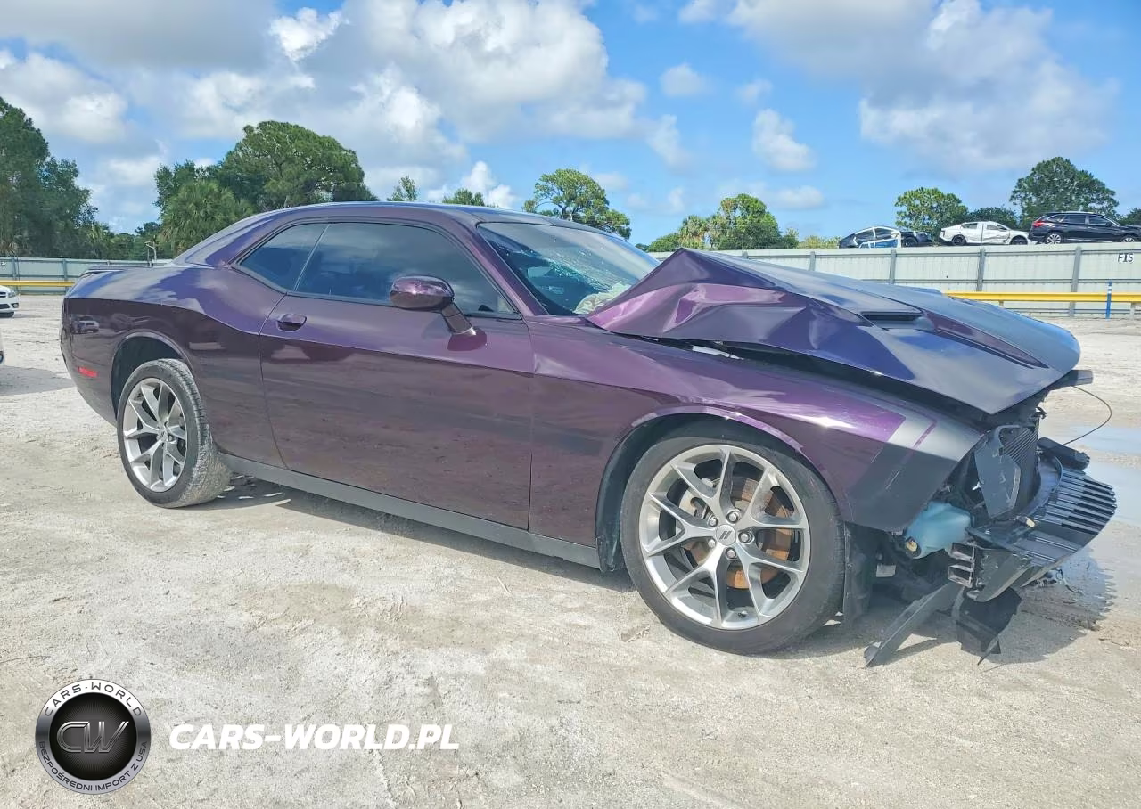 2021 Dodge Challenger Sxt VIN:2C3CDZAG0MH645173 - 4