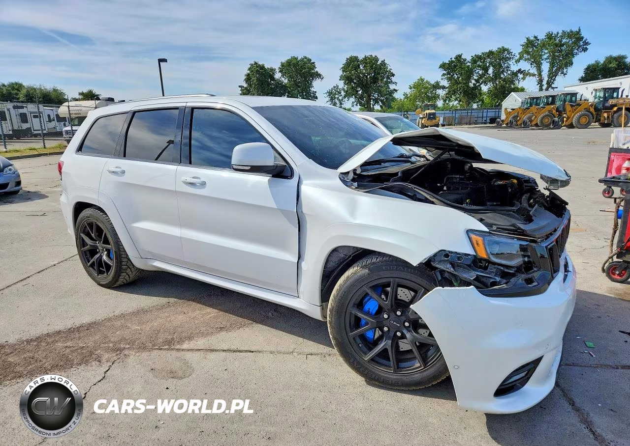 2019 Jeep Grand Cherokee Srt-8 VIN:1C4RJFDJ2KC568228 - 4
