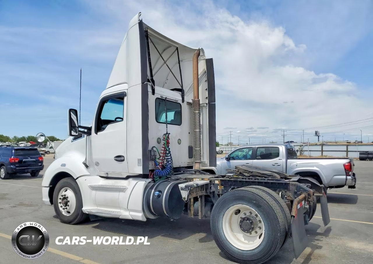 2014 Kenworth Construction T680 VIN:1XKYA48XXEJ402624 - 3