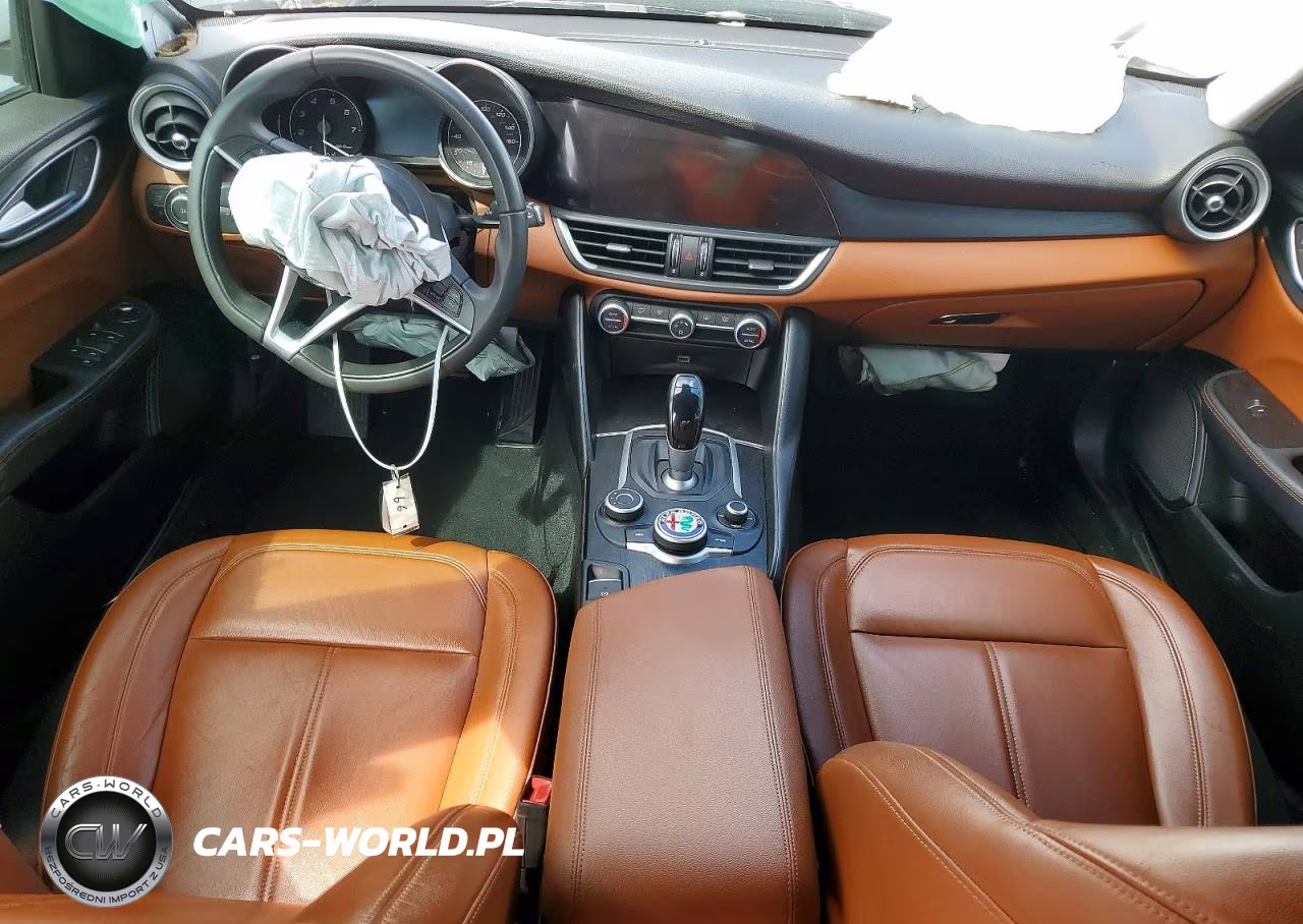 2017 Alfa Romeo Giulia VIN:ZARFAEBN3H7535619 - 8