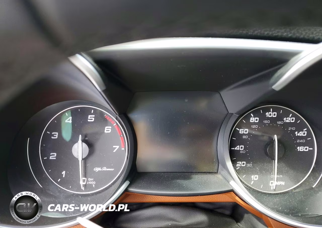 2017 Alfa Romeo Giulia VIN:ZARFAEBN3H7535619 - 9