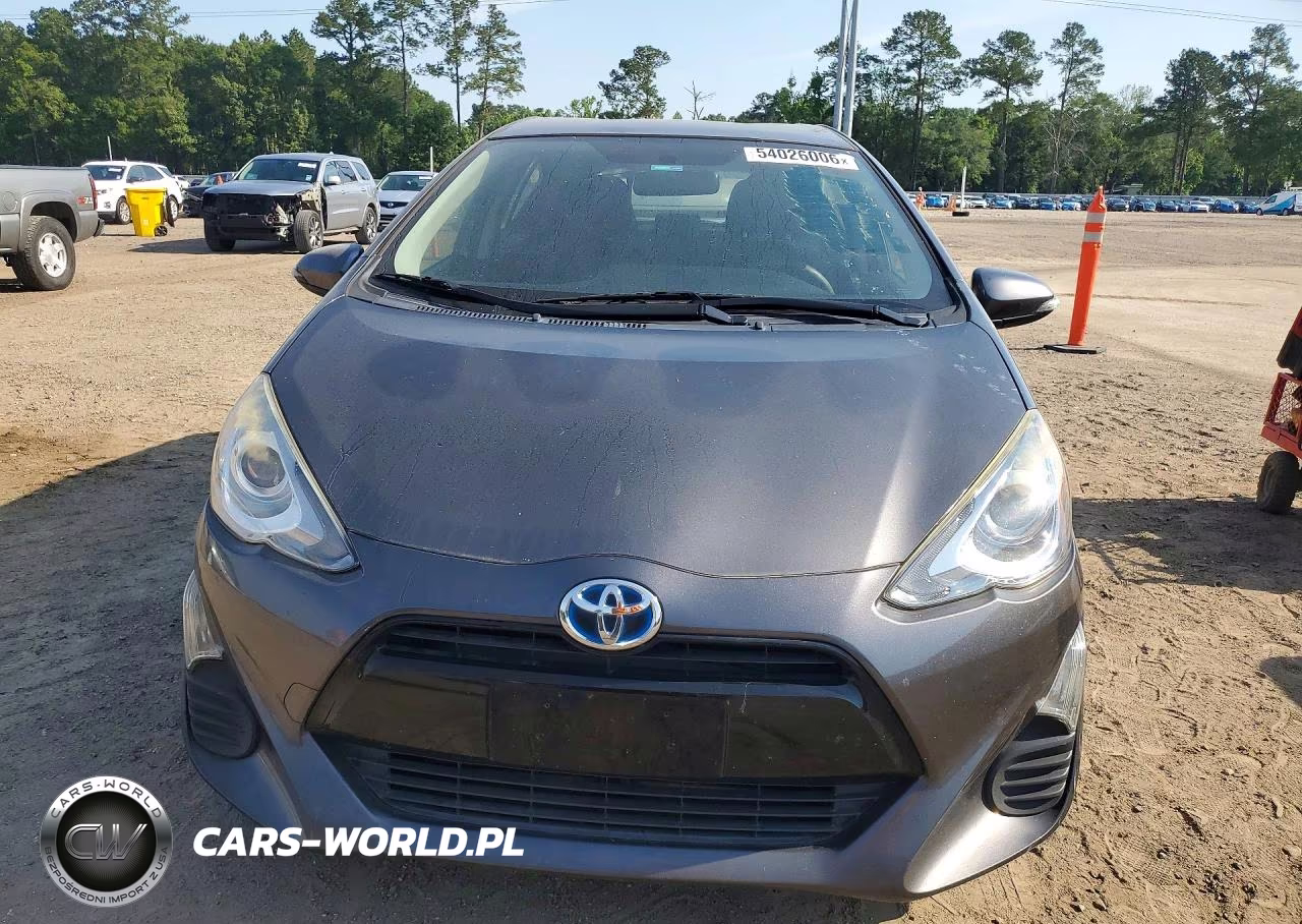2016 Toyota Prius C Two VIN:JTDKDTB36G1590649 - 5