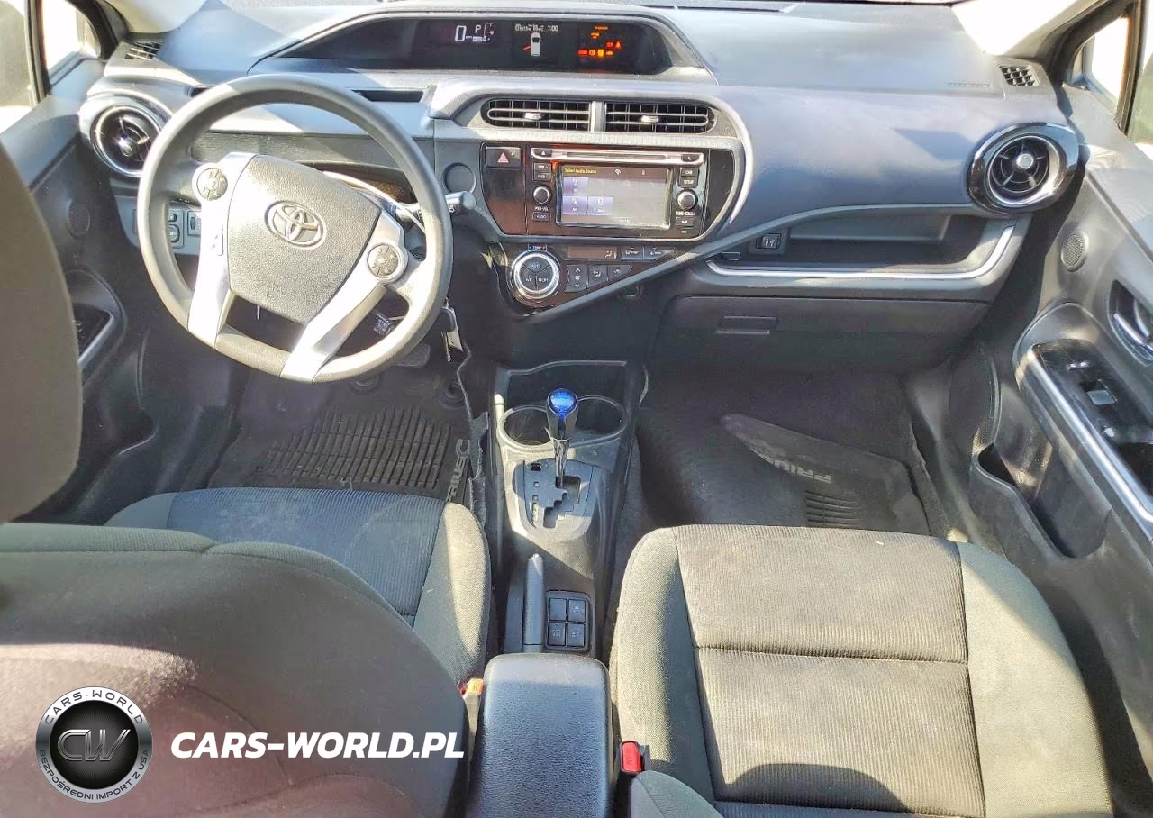2016 Toyota Prius C Two VIN:JTDKDTB36G1590649 - 8