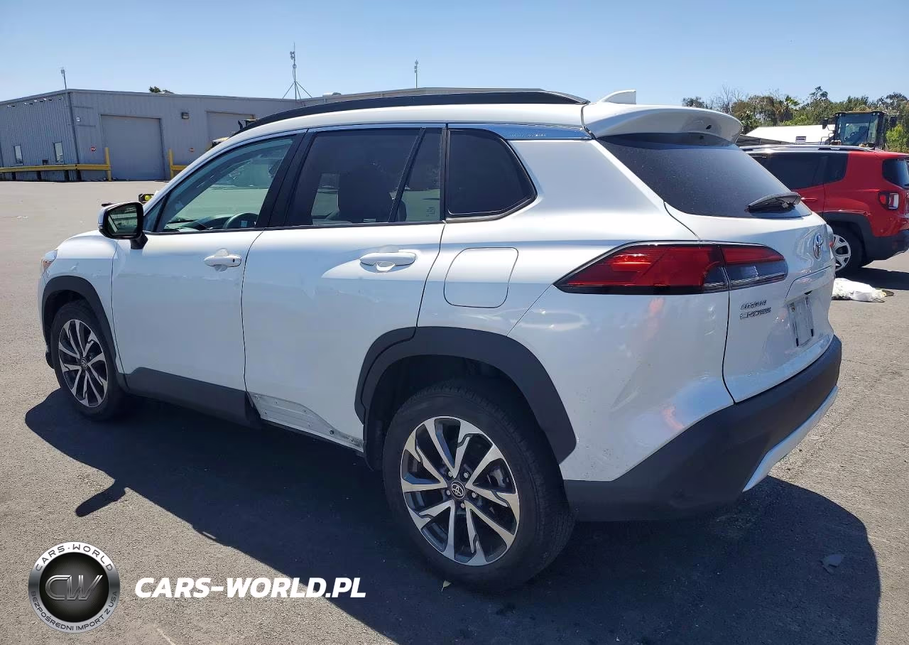 2022 Toyota Corolla Cross Xle VIN:7MUDAAAG6NV030713 - 2