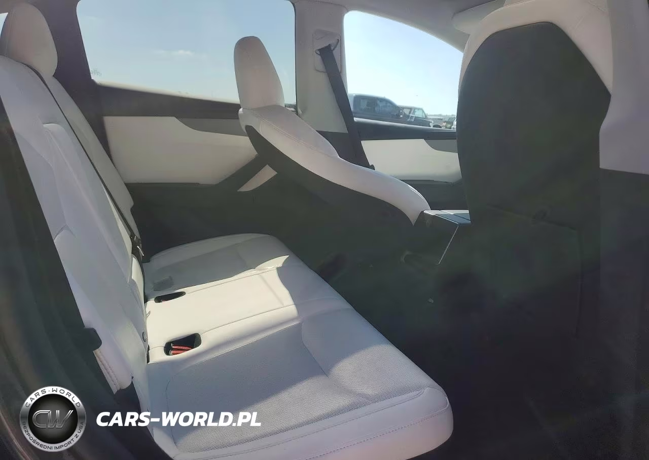 2026 Tesla Model Y VIN:7SAYGDED2TA593724 - 10